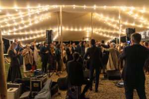 Carpa para boda con iluminación